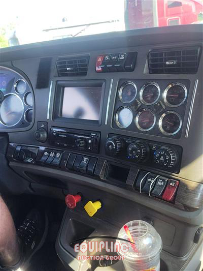 2019 Kenworth T680 6X4 T/A SLEEPER TRUCK TRA