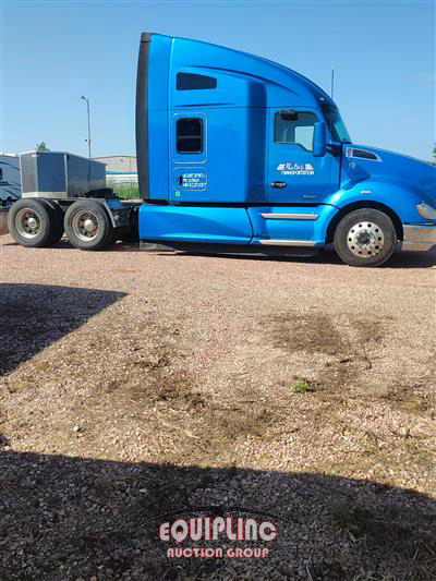 2019 Kenworth T680 6X4 T/A SLEEPER TRUCK TRA