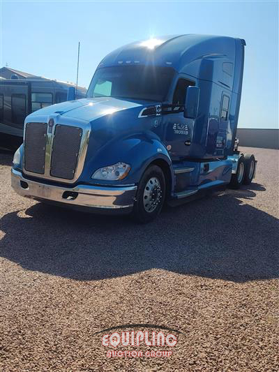 2019 Kenworth T680 6X4 T/A SLEEPER TRUCK TRA
