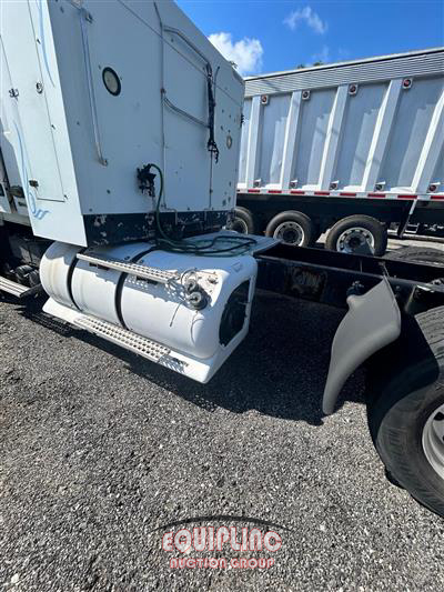 2014 Volvo VNL