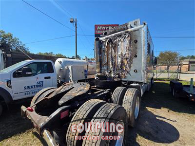 2013 Volvo VNL 6X4 T/A SLEEPER TRUCK TRAC