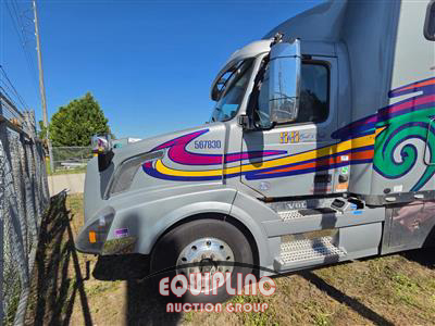2013 Volvo VNL 6X4 T/A SLEEPER TRUCK TRAC