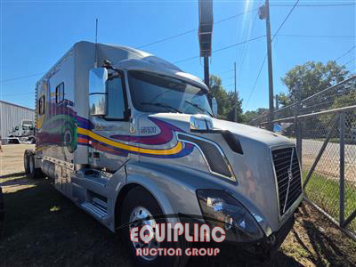 2013 Volvo VNL 6X4 T/A SLEEPER TRUCK TRAC