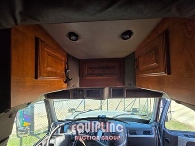2013 Volvo VNL 6X4 T/A SLEEPER TRUCK TRAC
