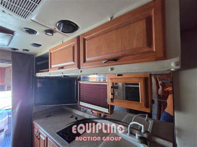 2013 Volvo VNL 6X4 T/A SLEEPER TRUCK TRAC