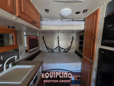 2013 Volvo VNL 6X4 T/A SLEEPER TRUCK TRAC