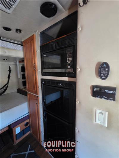 2013 Volvo VNL 6X4 T/A SLEEPER TRUCK TRAC