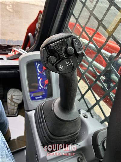 2024 Kubota SVL65-2