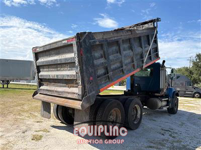 2006 Mack CV713