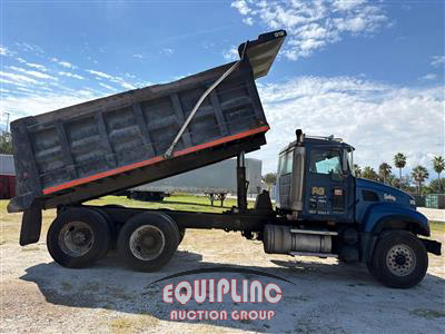 2006 Mack CV713