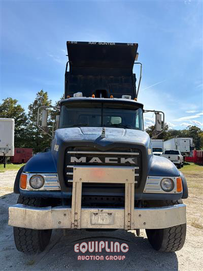 2006 Mack CV713