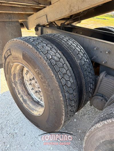 2006 Mack CV713
