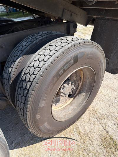 2006 Mack CV713