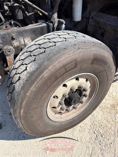 2006 Mack CV713