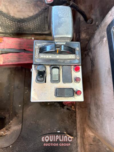 2006 Mack CV713