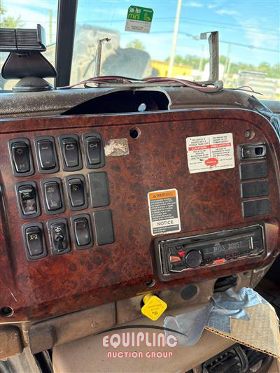 2006 Mack CV713