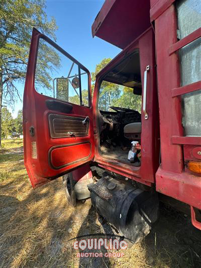 1984 Ford 8000