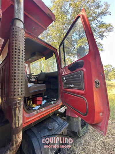 1984 Ford 8000