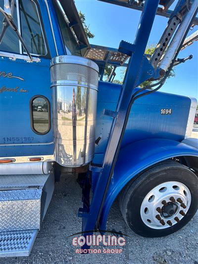2001 Peterbilt 379 6X4 T/A SLEEPER TRUCK TRAC