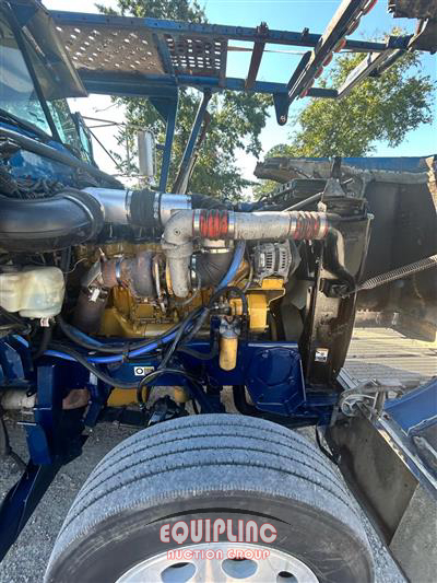 2001 Peterbilt 379 6X4 T/A SLEEPER TRUCK TRAC