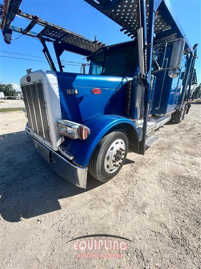 2001 Peterbilt 379 6X4 T/A SLEEPER TRUCK TRAC
