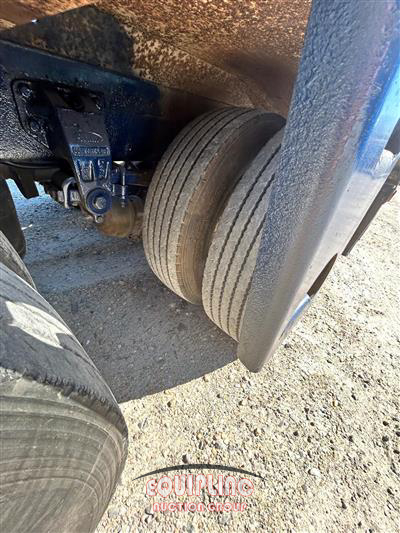 2001 Peterbilt 379 6X4 T/A SLEEPER TRUCK TRAC
