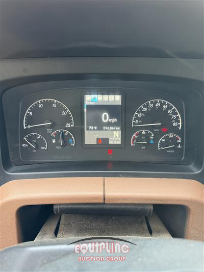 2018 Freightliner CASCADIA 6X4 T/A DAY CAB TRUCK