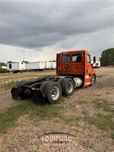 2018 Freightliner CASCADIA 6X4 T/A DAY CAB TRUCK