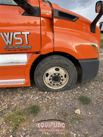 2018 Freightliner CASCADIA 6X4 T/A DAY CAB TRUCK