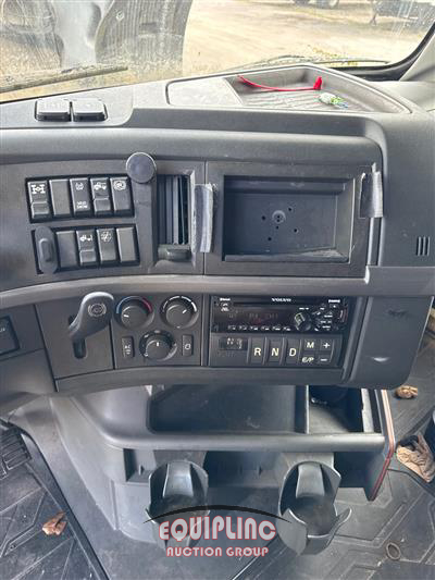 2020 Volvo VNL