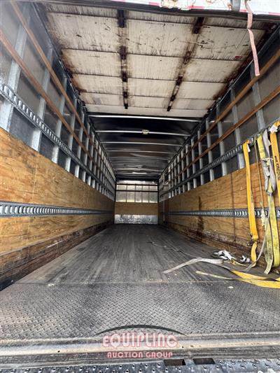 2019 Freightliner M2 4X2 S/A 26FT NON CDL BOX TR