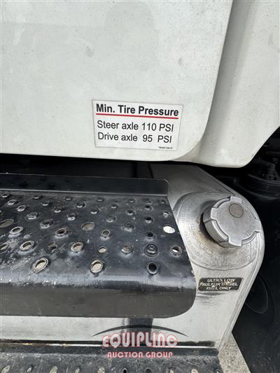 2019 Freightliner M2 4X2 S/A 26FT NON CDL BOX TR
