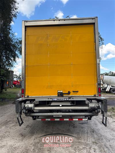 2019 Freightliner M2 4X2 S/A 26FT NON CDL BOX TR