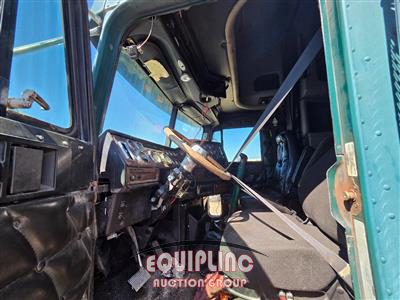 1999 Freightliner FLD132 6X4 T/A SLEEPER TRUCK T