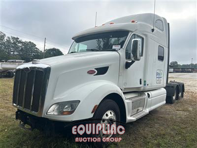 2015 Peterbilt 587 6X4 T/A  SLEEPER TRUCK TRA
