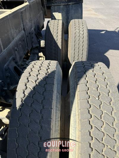 2005 International 9200 T/A DUMP TRUCK