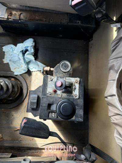 2005 International 9200 T/A DUMP TRUCK