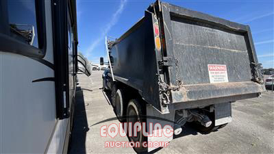 2016 Kenworth T880 TRI/A DUMP TRUCK 