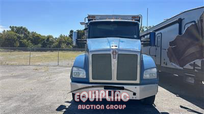 2016 Kenworth T880 TRI/A DUMP TRUCK 