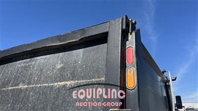 2016 Kenworth T880 TRI/A DUMP TRUCK 
