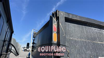 2016 Kenworth T880 TRI/A DUMP TRUCK 