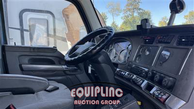 2016 Kenworth T880 TRI/A DUMP TRUCK 