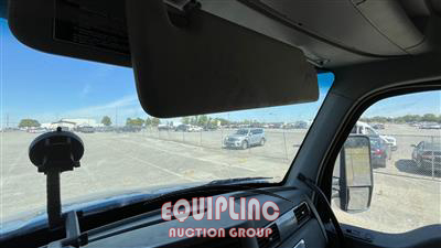 2016 Kenworth T880 TRI/A DUMP TRUCK 