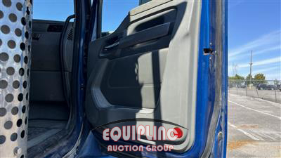 2016 Kenworth T880 TRI/A DUMP TRUCK 