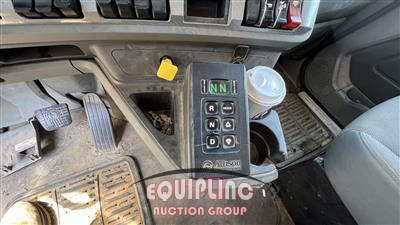 2016 Kenworth T880 TRI/A DUMP TRUCK 
