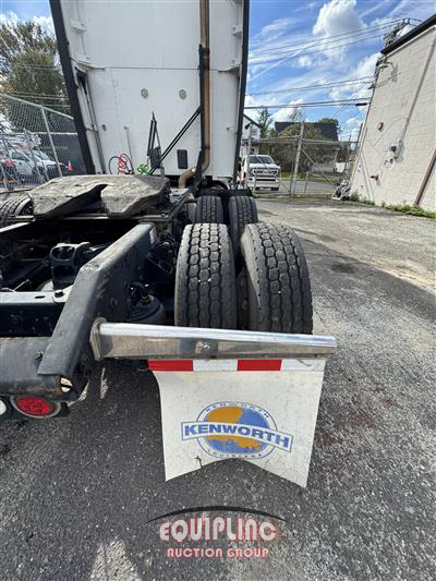 2018 Kenworth T680 6X4 T/A SLEEPER TRUCK TRA