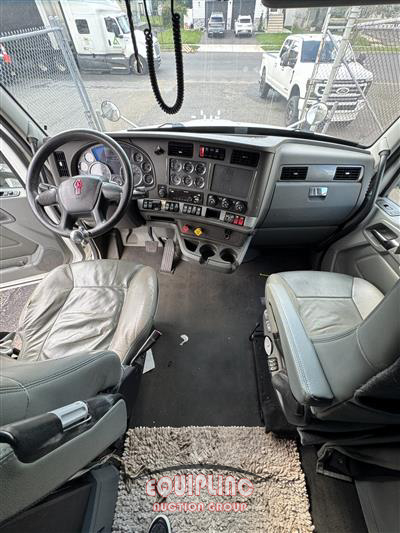2018 Kenworth T680 6X4 T/A SLEEPER TRUCK TRA