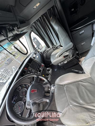 2018 Kenworth T680 6X4 T/A SLEEPER TRUCK TRA