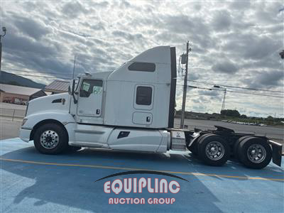 2016 Kenworth T660 6X4 T/A SLEEPER TRUCK TRA