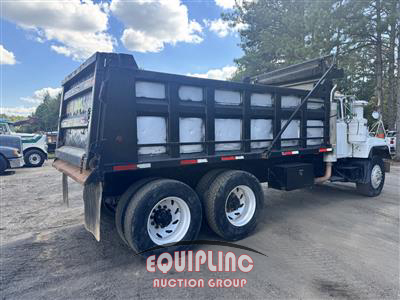 1999 Mack RD688S T/A DUMP TRUCK